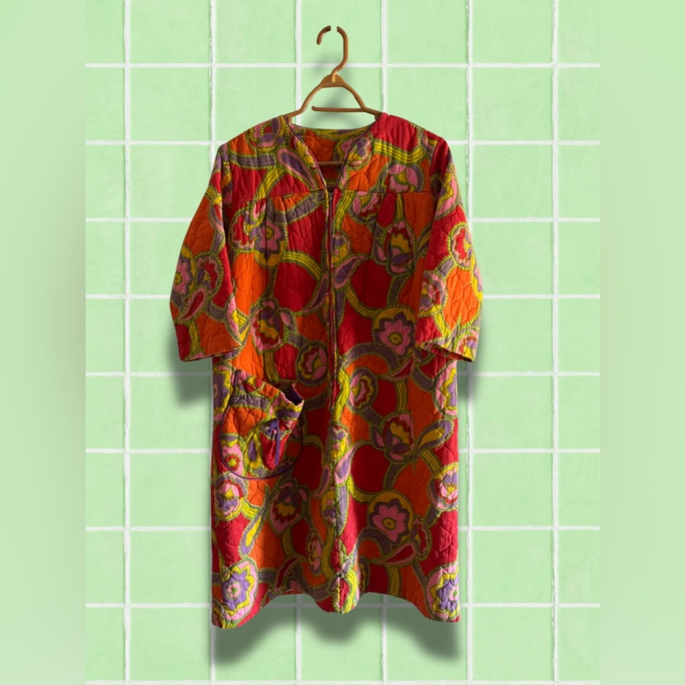 ❌ SOLD ❌
Vibrant Floral Quilted Coat